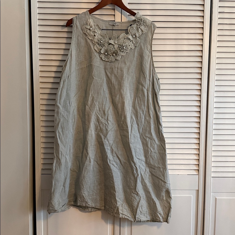 Sleeveless sage linen Dress with Floral Neckline